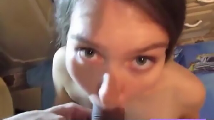 Heiße Ehefrau Gibt Einen Deepthroat Blowjob