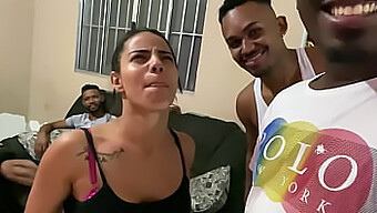 Pertemuan Interracial Wanita Dewasa Brasil Ruivinha Dengan Tiga Pria Kulit Hitam Dalam Video Caseiro